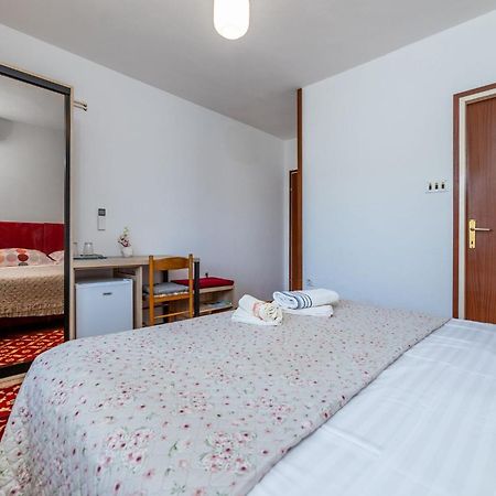 Rooms Sale Marija Baška Εξωτερικό φωτογραφία